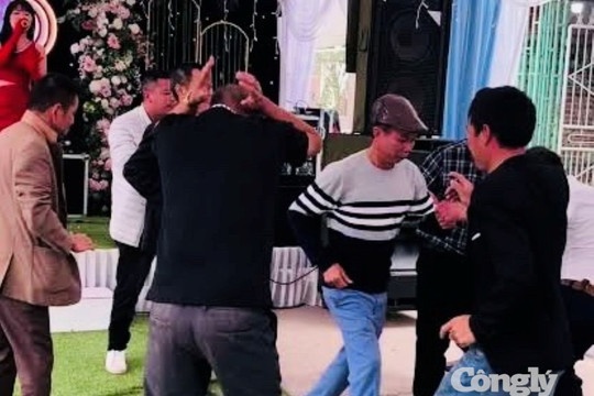 Đánh nhau trong đám cưới, một người bị khởi tố về tội giết người