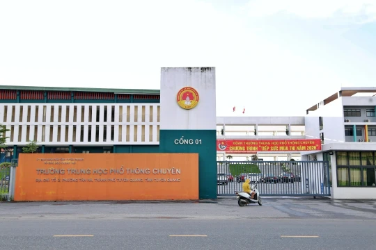 Vụ gian lận điểm thi tại Trường THPT Chuyên Tuyên Quang: Khởi tố thêm thư ký