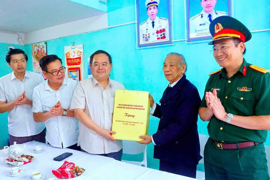 Bí thư Tỉnh ủy Quảng Ninh tri ân Mẹ Việt Nam Anh hùng và người có công