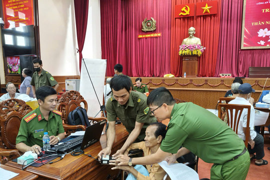 Công an TP Cần Thơ thu nhận mẫu ADN cho hơn 2.700 thân nhân liệt sĩ