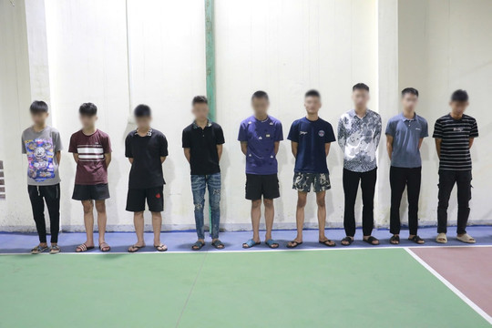 Bắt giữ nhóm đối tượng mang hung khí gây rối trật tự