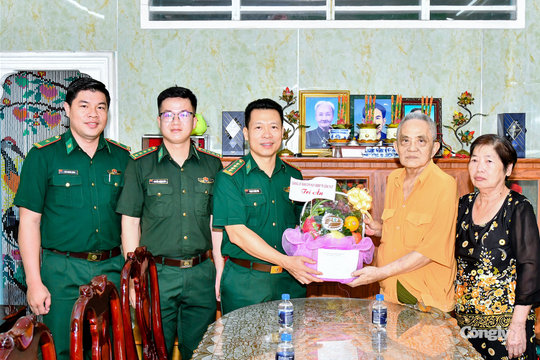 BĐBP TP Cần Thơ tri ân gia đình chính sách dịp 27/7