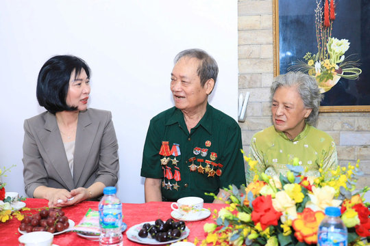 Hà Nội tặng hơn 2.100 suất quà tri ân người có công dịp Quốc khánh 2/9