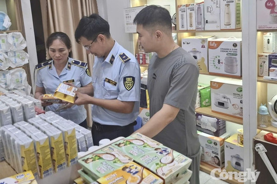 Phát hiện kho hàng của 1 công ty chứa thực phẩm không rõ nguồn gốc