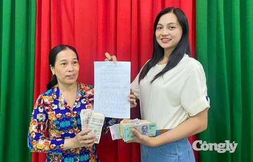 Nữ giáo viên trao trả hơn 50 triệu đồng cho người đánh rơi