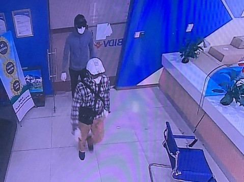 Từ cựu CEO đến vụ cướp tạo "cơn mưa tiền" giữa phố Hà Nội