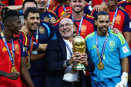 Từ 18 tháng thất nghiệp đến vô địch World Cup: Hành trình truyền cảm hứng của HLV Luis de la Fuente
