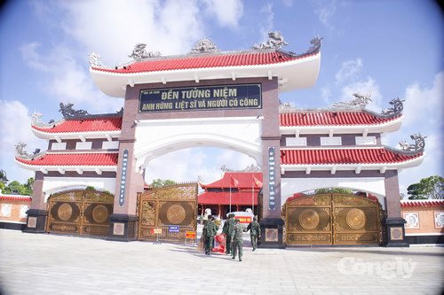 Tuổi trẻ lực lượng vũ trang tỉnh An Giang chăm sóc các địa chỉ đỏ