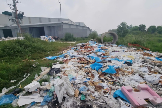 Vĩnh Hưng (Phú Thọ): Người dân bức xúc vì ô nhiễm môi trường tại khu đất mới Đồng Đình