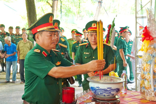 Quân khu 7 tri ân gia đình chính sách, người có công tại TP.HCM