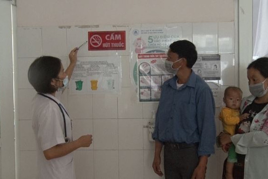 Bệnh viện nói không với thuốc lá: Khẩu hiệu hay “yêu cầu sinh tử”?