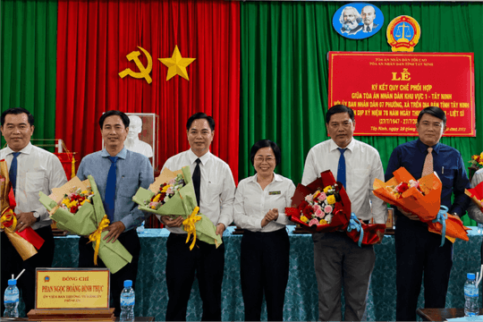 TAND khu vực 1 - Tây Ninh ký kết Quy chế phối hợp với 7 phường, xã