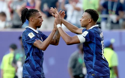Kylian Mbappe đang “cố gắng thuyết phục” Michael Olise gia nhập Real Madrid