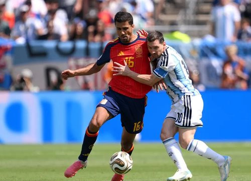 FIFA công bố đội hình tiêu biểu World Cup 2026, nhiều lựa chọn gây tranh cãi