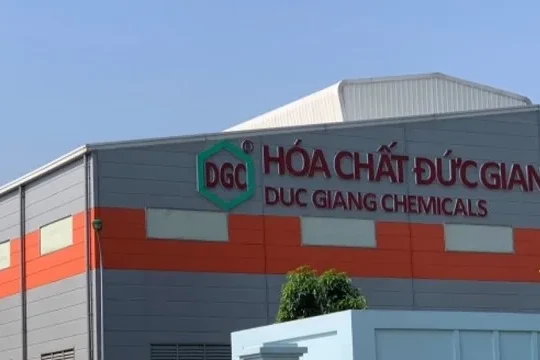 Thêm 3 lãnh đạo Hóa chất Đức Giang bị khởi tố, DGC giảm sàn