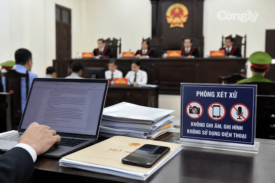 Kiểm soát điện thoại, máy tính vào phòng xét xử: Không gian tranh tụng nhìn từ Thông tư 12