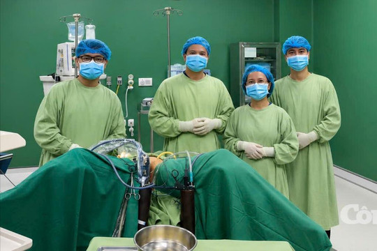 Vòng tránh thai “ngủ quên 29 năm” trong bàng quang người phụ nữ