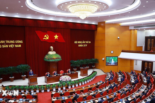 Hội nghị Trung ương 3: Động lực mới cho phát triển từ bốn bước chuyển chiến lược
