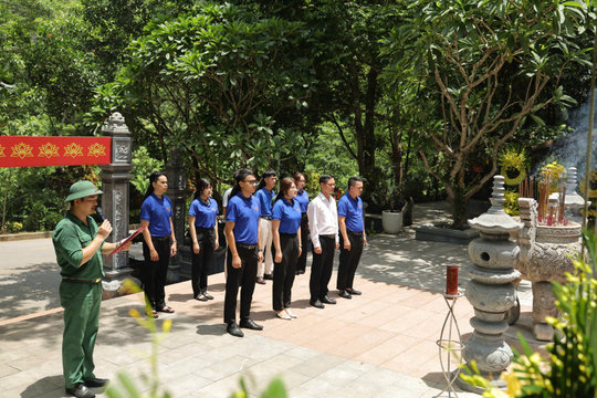 Hành trình về nguồn hun đúc lý tưởng cho tuổi trẻ TAND TP Huế