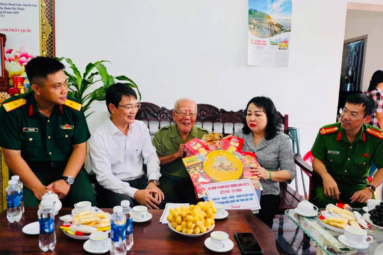 Lãnh đạo Đắk Lắk tri ân người có công dịp 27/7