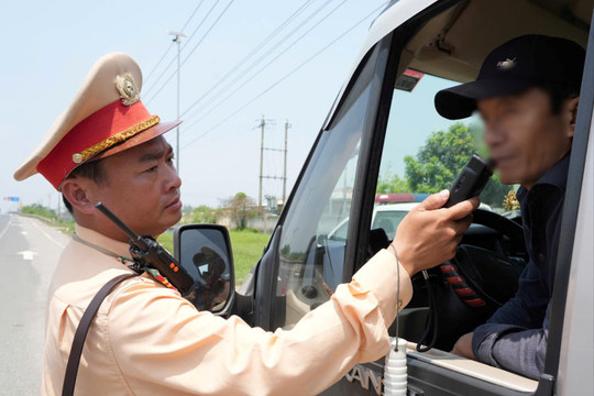 Đừng để một phút chủ quan biến thành bi kịch trên đường