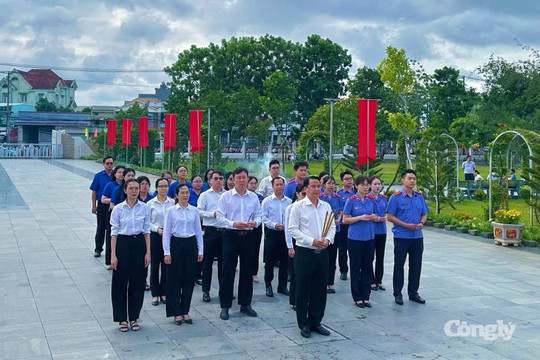 TAND khu vực 9 - TP.HCM dâng hương tưởng niệm các Anh hùng liệt sĩ