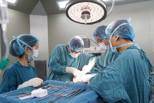 Bệnh viện Ung Bướu Đà Nẵng triển khai kỹ thuật mới điều trị u gan khó