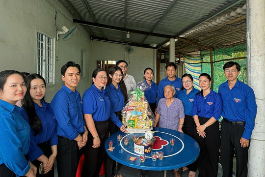 Tuổi trẻ TAND Cà Mau tri ân và tiếp nối truyền thống