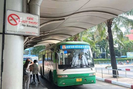 Giao thông công cộng không khói thuốc: Lợi ích không của riêng ai