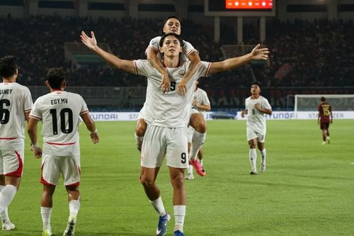 Mitchell Baker xúc động sau cú hat-trick trong trận ra mắt tuyển Indonesia