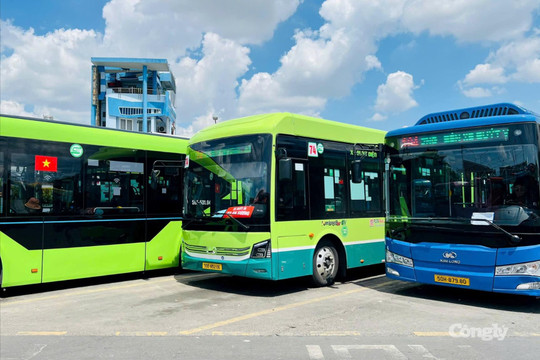 40 triệu đồng chờ hành khách đi xe buýt tại TP.HCM