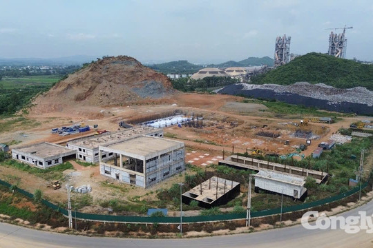 Bãi rác Núi Voi quá tải: Bao giờ người dân hết sống chung với ô nhiễm?