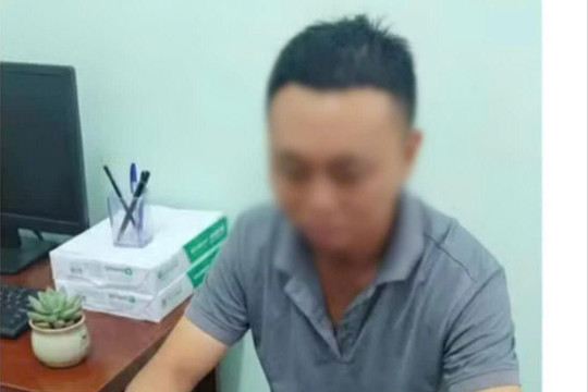 Tạm giữ cha dượng bạo hành cháu bé 3 tuổi