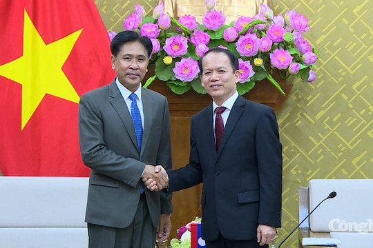 Chánh án TANDTC Lào thăm, làm việc với Bộ Tư pháp Việt Nam