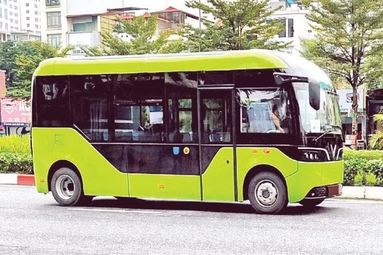 Học sinh Quảng Ninh sẽ đi xe buýt điện có hệ thống chống bỏ quên