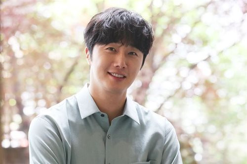Jung Il Woo ký hợp đồng với Galaxy Corporation cùng kế hoạch mở rộng toàn cầu