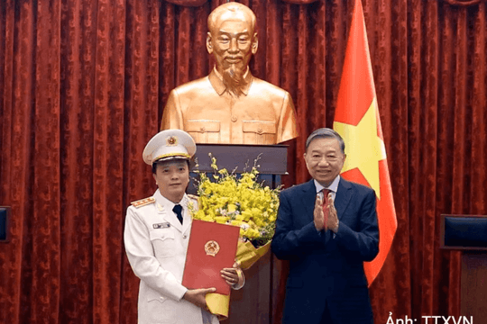 Trao quyết định thăng quân hàm Thượng tướng cho sĩ quan Công an nhân dân