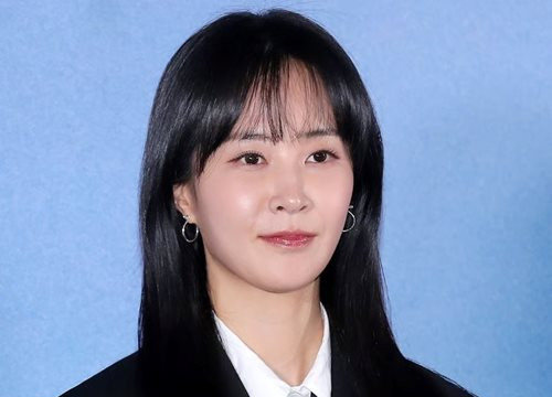 Yuri (SNSD) kết thúc hợp đồng sau 19 năm gắn bó với SM Entertainment