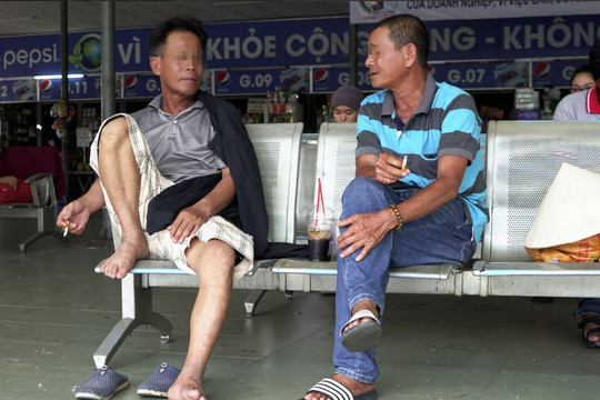 Bến xe không khói thuốc lá- người đứng đầu phải quyết liệt