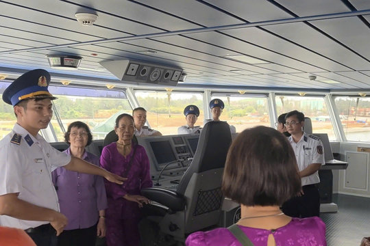Bộ Tư lệnh Vùng Cảnh sát biển 2 tri ân người có công với cách mạng