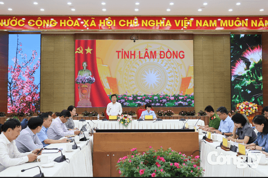 Tháo gỡ vướng mắc, đẩy nhanh khám sức khỏe miễn phí cho người dân