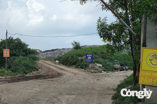 Dừng vận chuyển, tập kết rác tại bãi rác Sầm Sơn