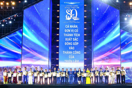 MIK Group lọt Top “Không gian trưng bày tiêu biểu” tại Triển lãm Thành tựu đất nước