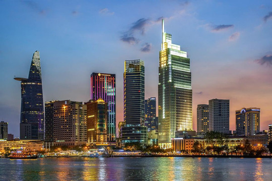 Thương cảng đến trung tâm tài chính quốc tế nhìn từ Vietcombank Tower