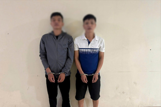 Bắt 2 đối tượng tàng trữ, mua bán chất ma tuý