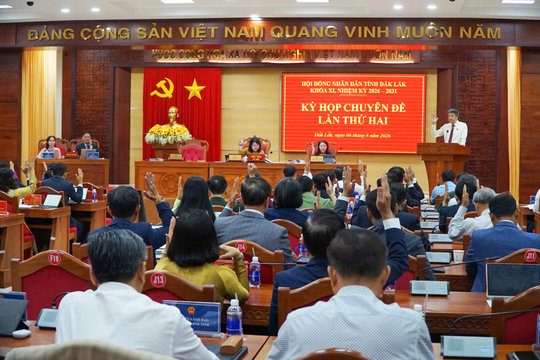 Học sinh vùng biên đi học trên 15km được hỗ trợ tiền