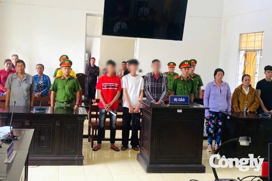 Mang kiếm, dao tự chế đi trả thù
