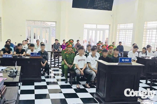 Tuyên án 8 bị cáo dùng hung khí gây rối
