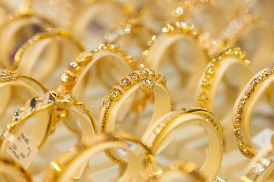 Giá vàng sáng 7/8: Vàng miếng SJC tăng lên 142,7 triệu đồng/lượng, vàng nhẫn vượt 144 triệu