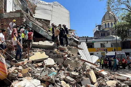 Các trận đấu bóng đá bị hoãn do động đất mạnh tại Colombia